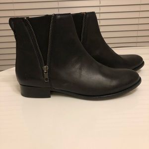 Frye Carly Zip Chelsea 🎉 WORN ONCE - 9